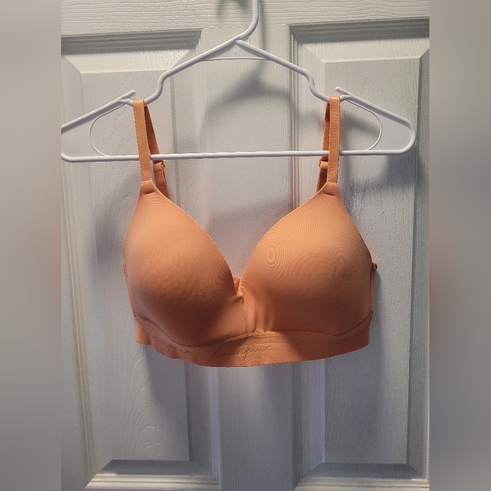 PINK wear anywhere light lined bra